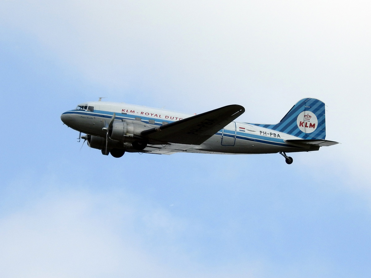 Douglas DC-3